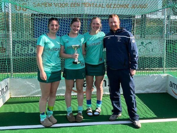 Sofia Ball, Hannah Cope-Nolan, Holly James and coach Eric Comerford at the Jeugd Internationaal Paas Hockey Toernooi 2026 in The Hague, Netherlands. 