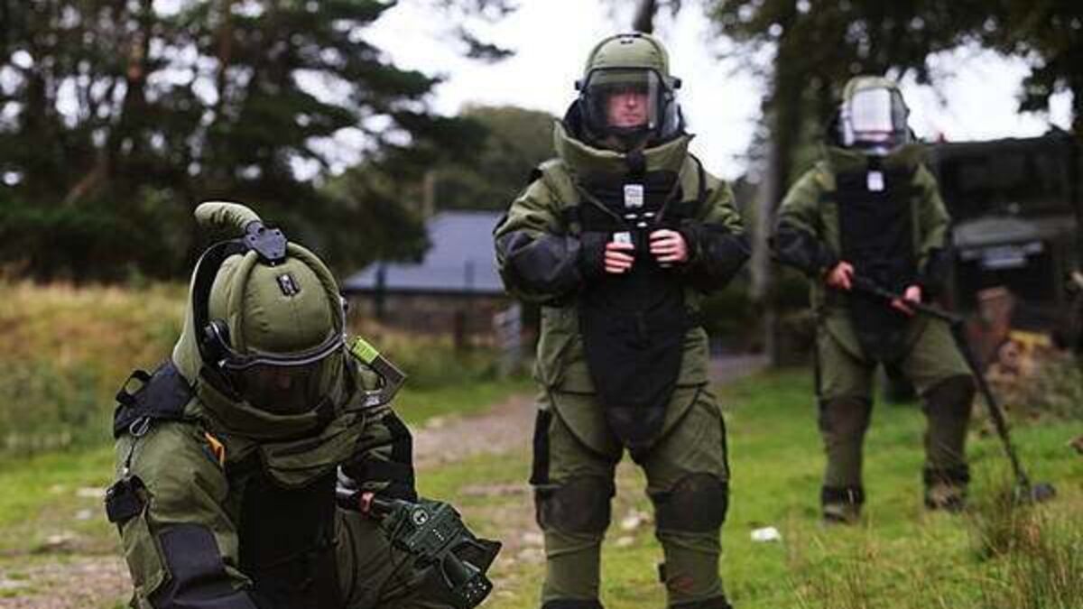 Army bomb squad called as suspicious device found in Donegal