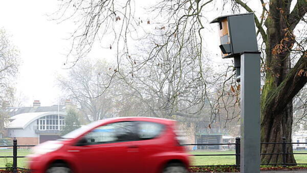 More than 200 drivers caught without seatbelt or holding mobile phones