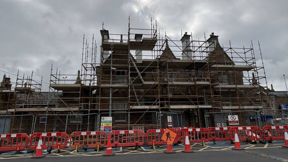 Maintenance of Carlow train station underway