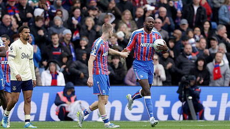 Jean-Philippe Mateta earns Crystal Palace a point at home to Everton