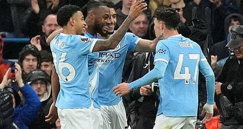 Phil Foden shines as Man City keep pressure on Arsenal with Crystal Palace win