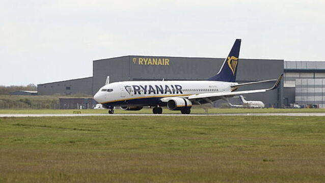 Ryanair sees fares and costs under pressure due to Iran war
