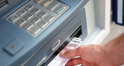 Gardaí seek public’s help after woman lost €8k after giving bank cards to 'fake' employee