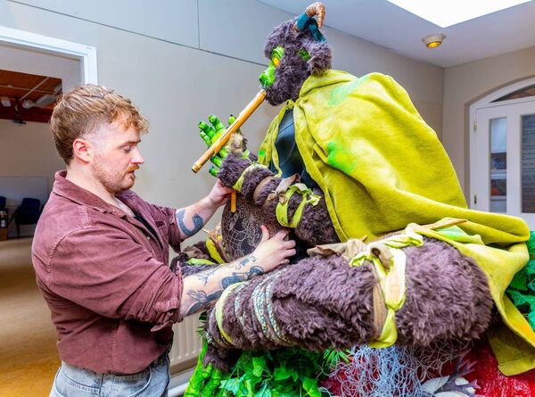 Sean Andrews puts the finishing touch to his ‘Puca’ model during the launch of the Carlow Artists Art Exhibition in Carlow College. Photo: michaelorourkephotography.ie Sean Andrews puts the finishing touch to his ‘Puca’ model during the launch of the Carlow Artists Art Exhibition in Carlow College. Photo: michaelorourkephotography.ie