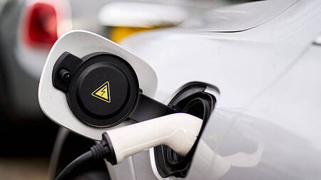 Car owners to be offered €8.5k electric vehicle grants in new State scrappage plan