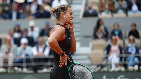 Aryna Sabalenka stunned by Diana Shnaider in French Open quarter-final