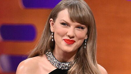 Alana Haim reveals she made Taylor Swift’s NBA game T-shirt