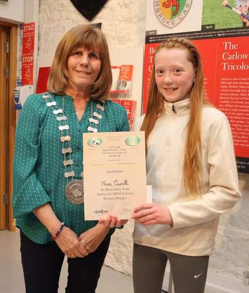 Winner Nina Carroll with Helen Doyle 