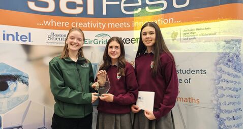 Róisín and Méabh from Pres de la Salle, Bagenalstown receive climate award at SciFest 