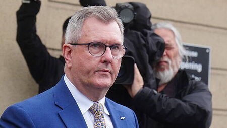 Former DUP leader Donaldson to renounce knighthood and Privy Council membership