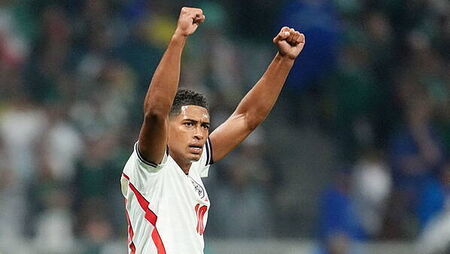 England win Mexico thriller to reach World Cup quarter-finals