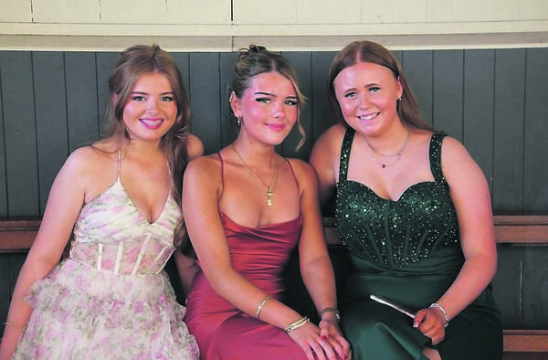 Margaret Lawler, Bella Stewart and Hollie Mackey at the Coláiste Lorcain TY graduation and ball in the Seven Oaks Hotel