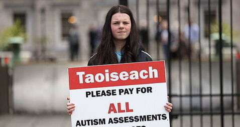 Teenage activist begins third sleepout at Dáil over special needs assessments