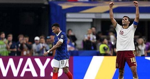 Spain stun France to reach World Cup final