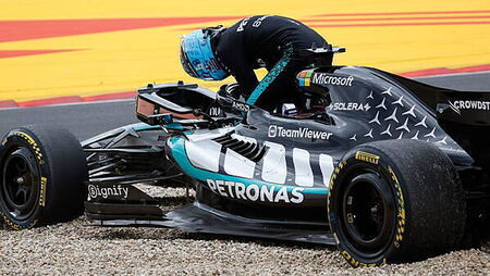 George Russell rues more misfortune after crash as Kimi Antonelli stretches lead