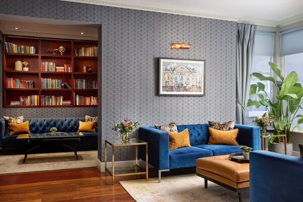 The sunroom of The Sandymount Hotel. The sunroom of The Sandymount Hotel.