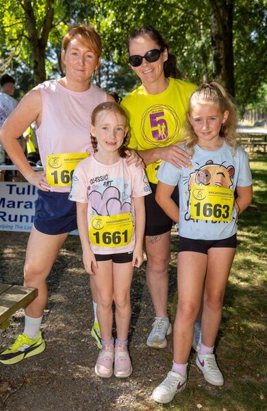 Michelle and Elle Rooney with Stephanie and Lucy Davis Michelle and Elle Rooney with Stephanie and Lucy Davis