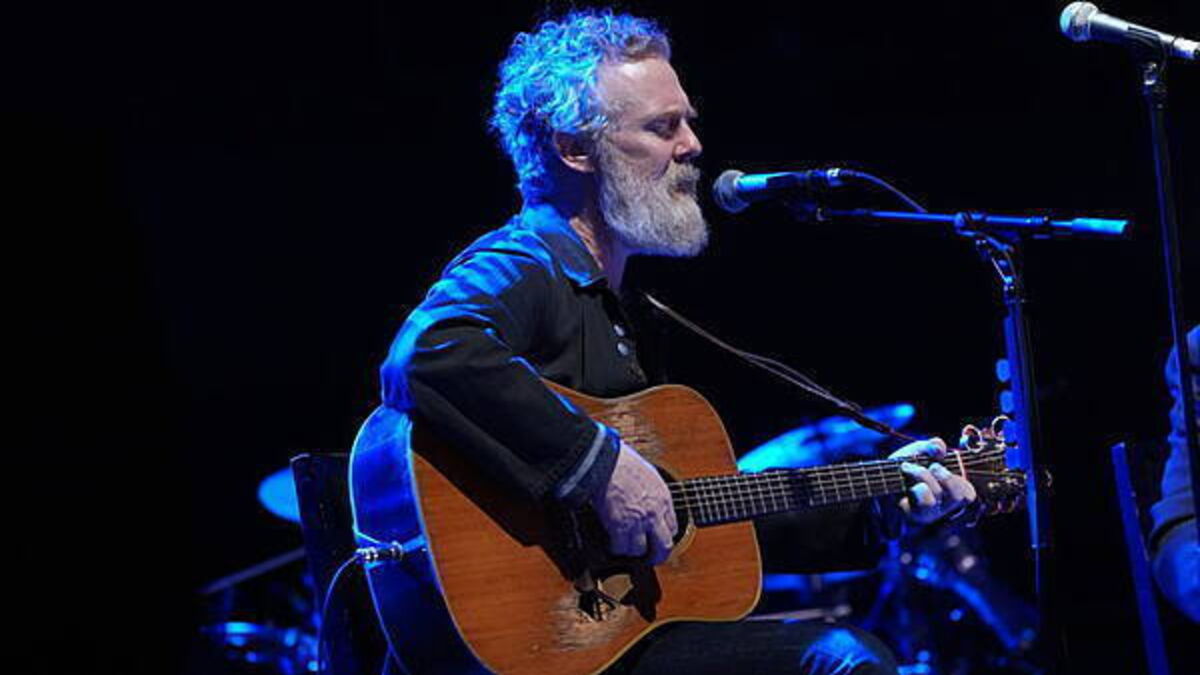 Rachel Zegler and Chris O’Dowd pay tribute to ‘one of the greats’ Glen Hansard