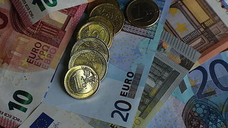 Over 11,000 jobseekers had welfare payments cut last year