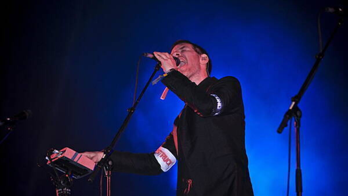 Massive Attack banned from Singapore for displaying Palestinian flag