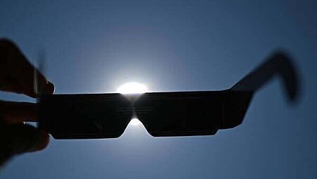 Solar eclipse: Concerns over 'knock-off' safety glasses