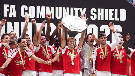 Arsenal make a statement to take Community Shield title over Manchester City