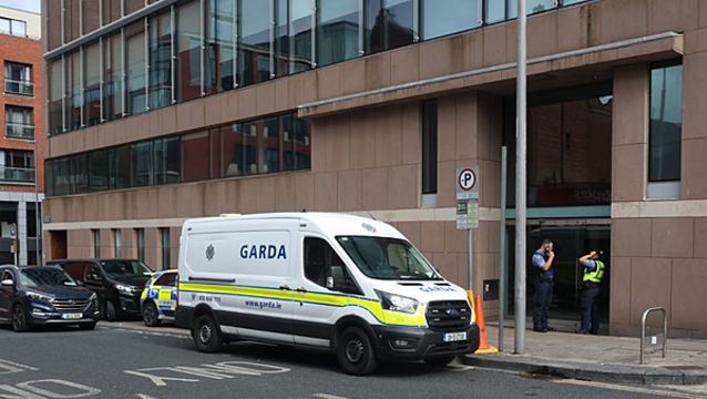 Gardaí launch full scale investigation following death of woman (30s) at Limerick apartment