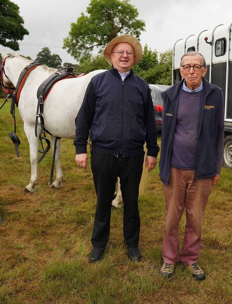 Organiser Rev Lester Scott with Ken Minion Organiser Rev Lester Scott with Ken Minion