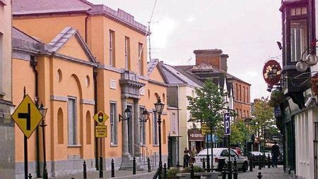 Two men remanded in custody on theft of €100,000 from Laois home Two men remanded in custody on theft of €100,000 from Laois home