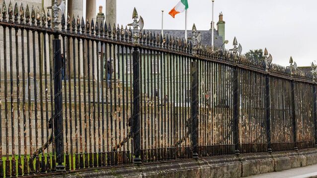 Restoration of courthouse railings gets green light